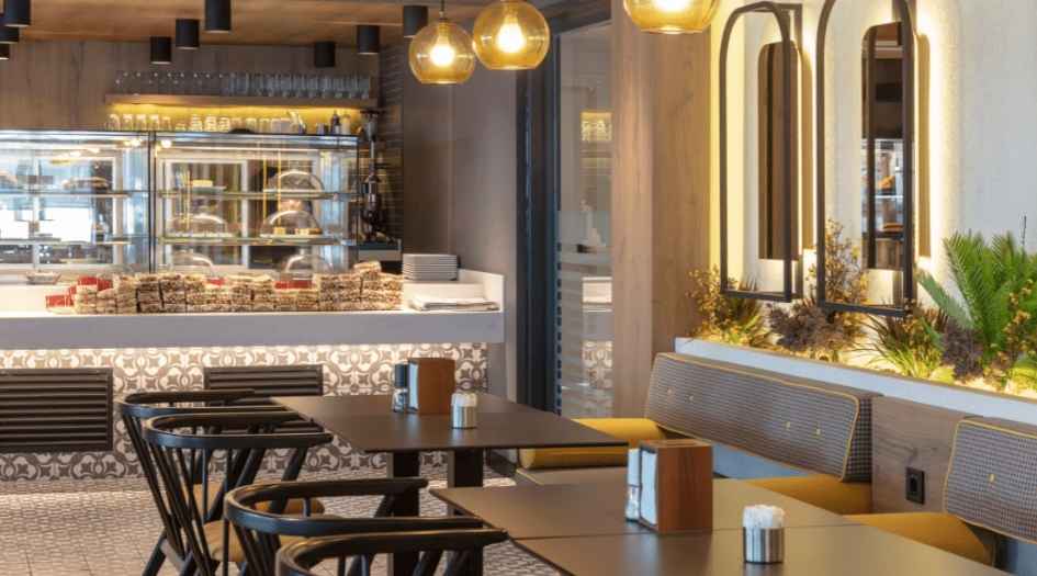 Wadhwa-The-Epicentre-Amenities-Cafe-&-Waiting-Lounge